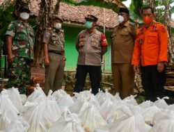 Pemkab Purwakarta Salurkan Bantuan Sembako dari CSR