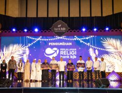 Bank bjb Berangkatkan 115 Nasabah Pemenang Umrah dan Holy Land