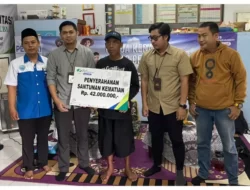 BPJamsostek Purwakarta Serahkan Klaim JKm di Sela Sosialisasi Kepesertaan BPU