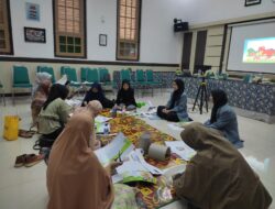 Workshop PKM, UPI Purwakarta Ajak Guru PAUD Membuat Pop Up Book