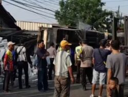 Lima Orang Jadi Korban Insiden Truk Pengangkut Hebel Terguling di Campaka Purwakarta