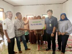 BPJamsostek Purwakarta Serahkan Santunan Jaminan Kematian Rp42 Juta kepada Ahli Waris Petani