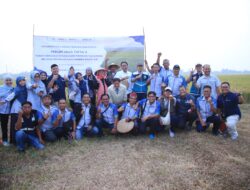 Dewas Hadiri Panen Raya di Majalaya Karawang, Apresiasi Jasa Tirta II Sulap Area Bangli Jadi Kawasan Bersih