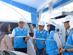 Direktur Distribusi PLN Tinjau SPKLU di Jalur Mudik Tol Trans Jawa, Pastikan Pemudik Kendaraan Listrik Aman hingga Tujuan